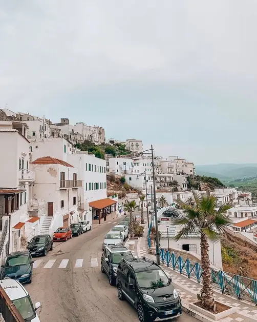 Peschici: why not enter the historic center by car