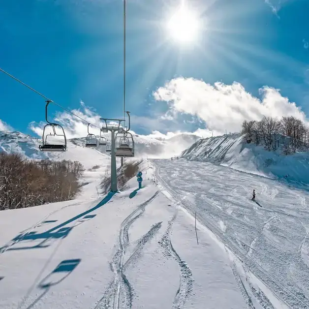 Limone Piemonte by train: from the historic center to the ski slopes