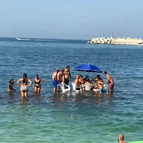 Pane e Pomodoro Beach